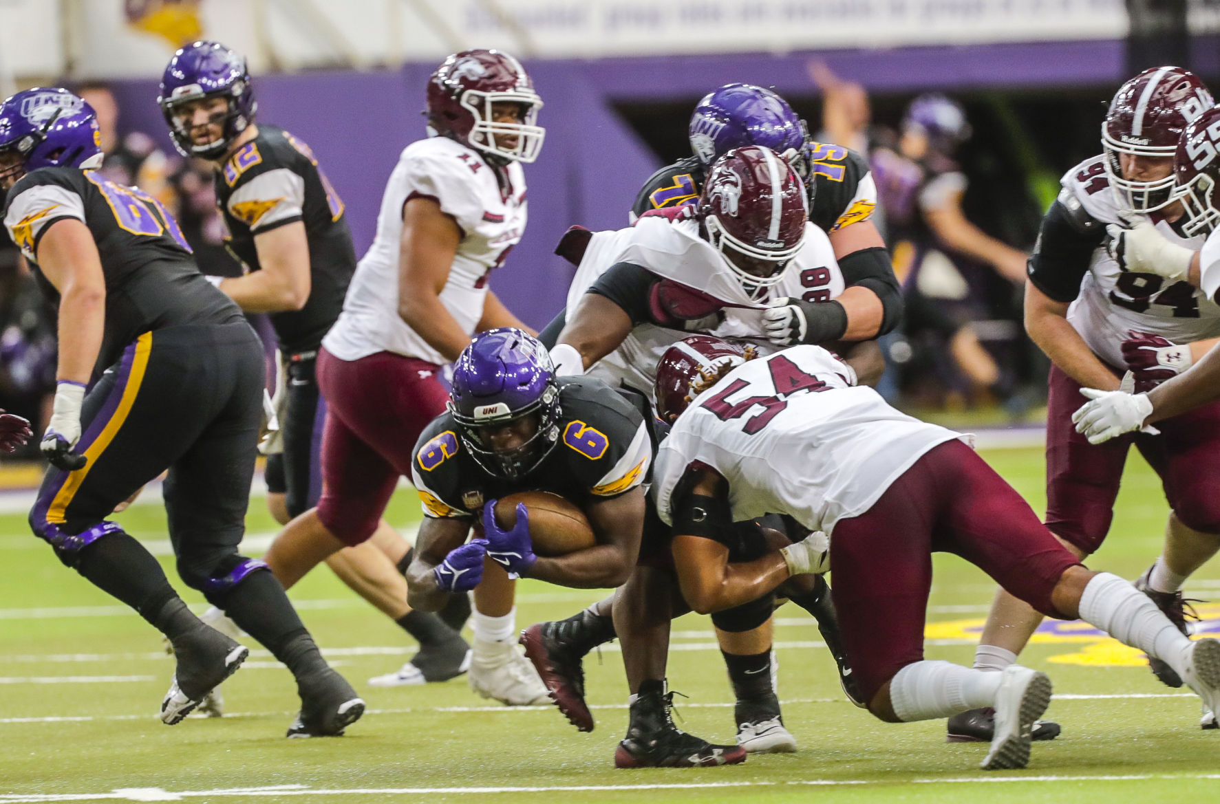 CFBall UN1 vs. SIU 18